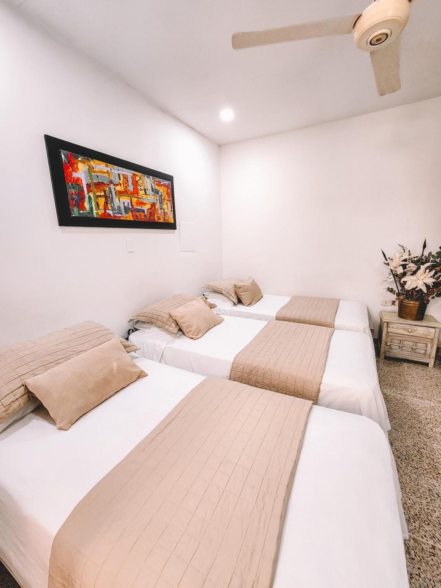 Hotel Radoa El Banco  Екстер'єр фото