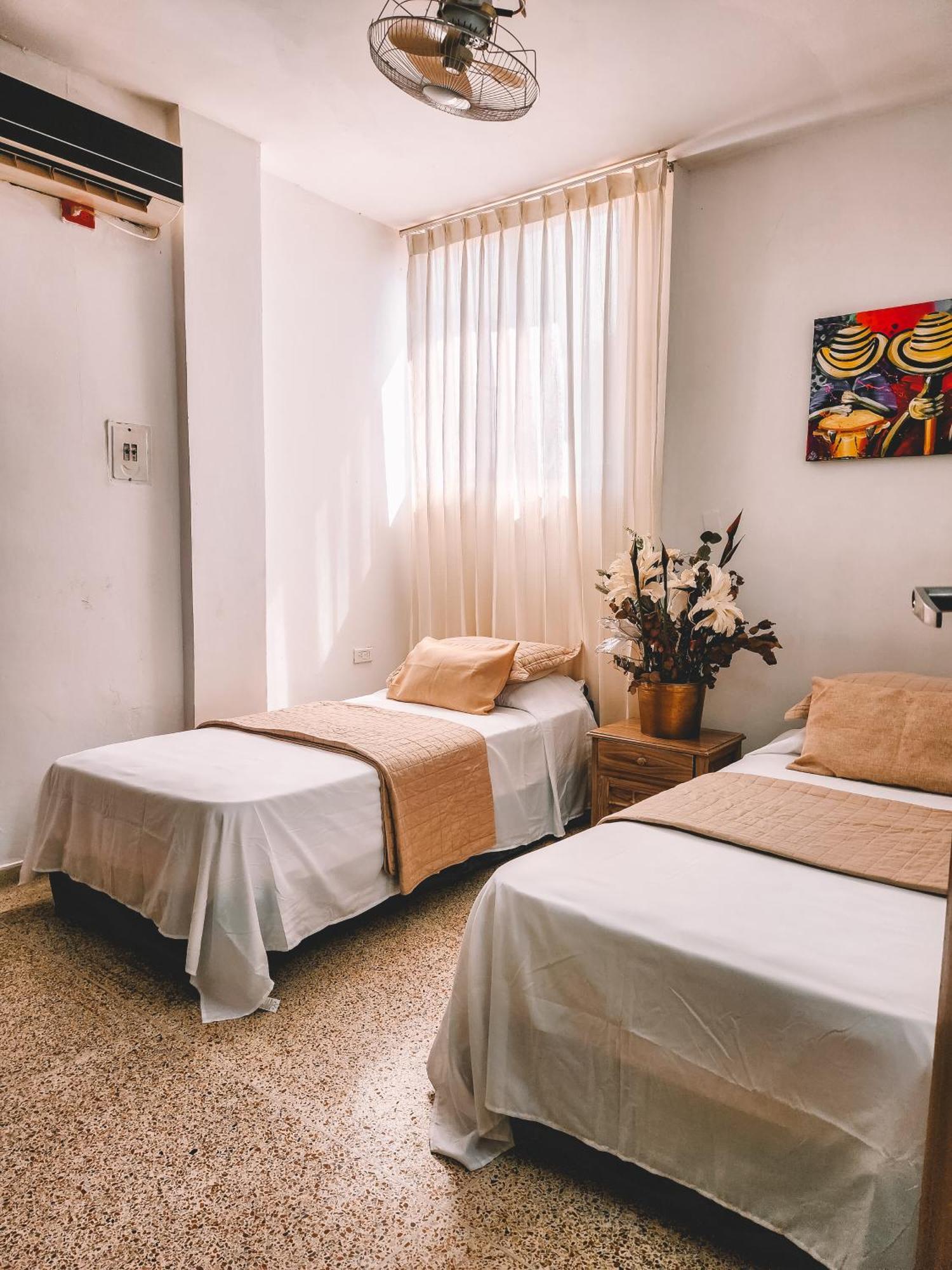 Hotel Radoa El Banco  Екстер'єр фото