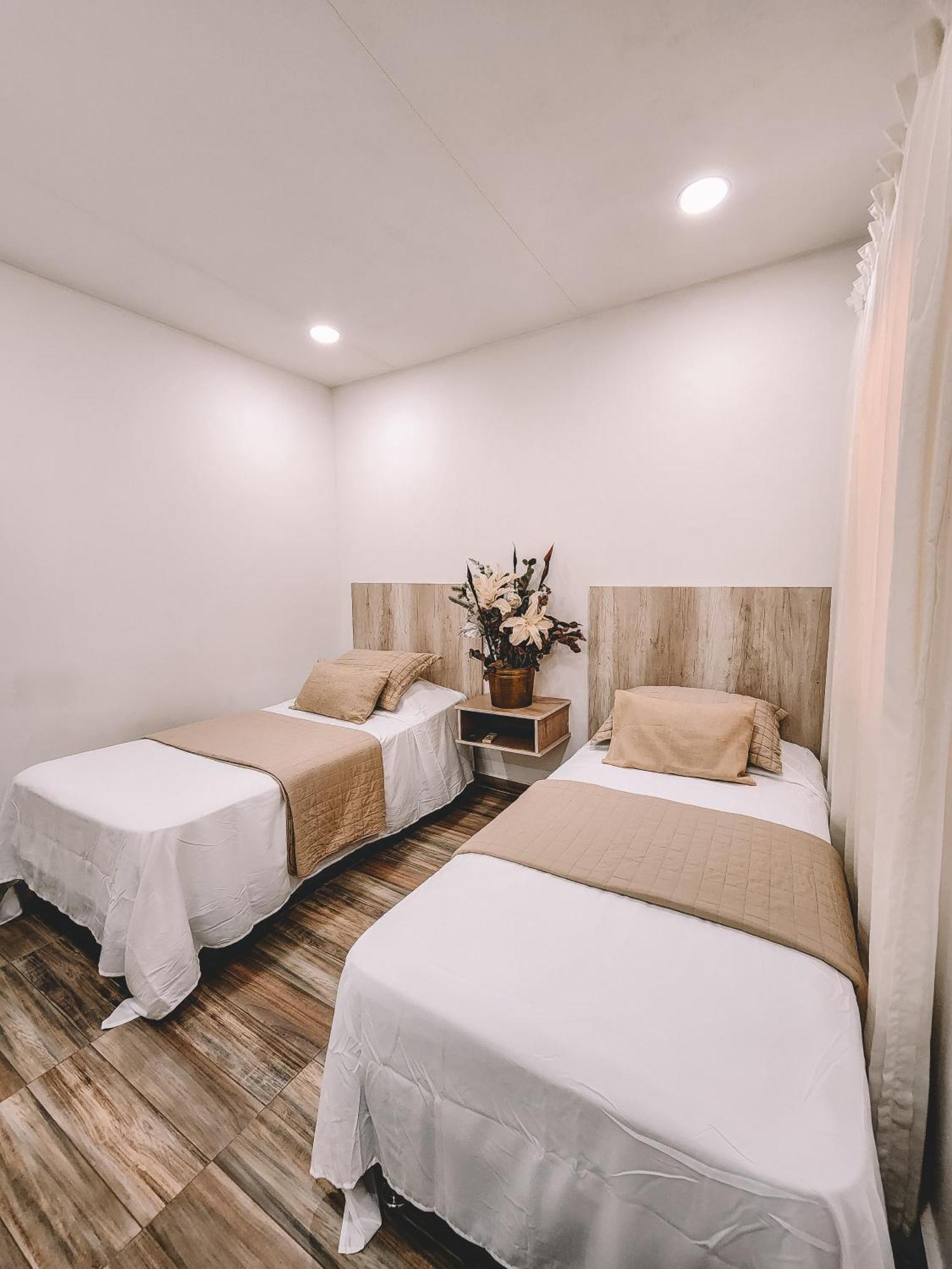 Hotel Radoa El Banco  Екстер'єр фото