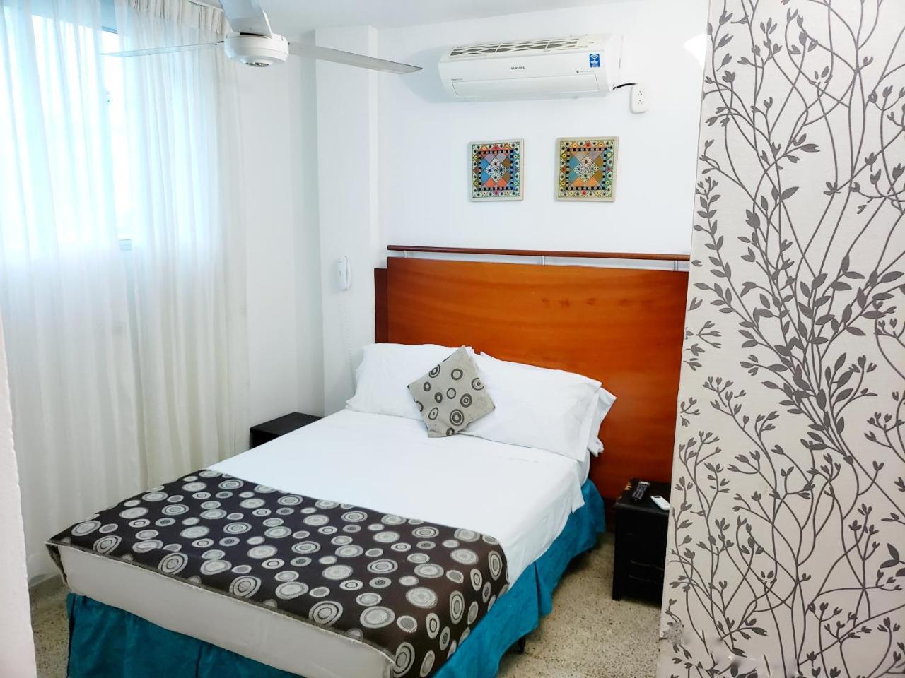 Hotel Radoa El Banco  Екстер'єр фото